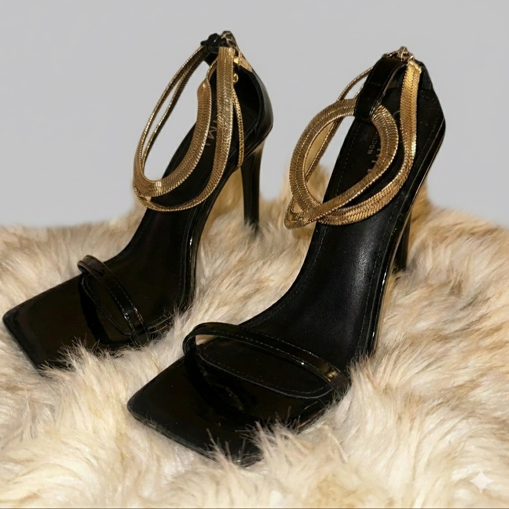 Simmi London Neely Black Patent Heels with gold-plated Herringbone Ankle Chain